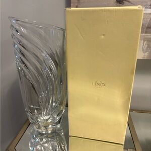 Lennox stunning crystal vase 13” new in box retail $259USD